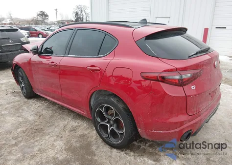 2022 Alfa Romeo Stelvio Veloce Ti Awd z USA, uszkodzony, nr VIN ZASPAKBN4N7D24896